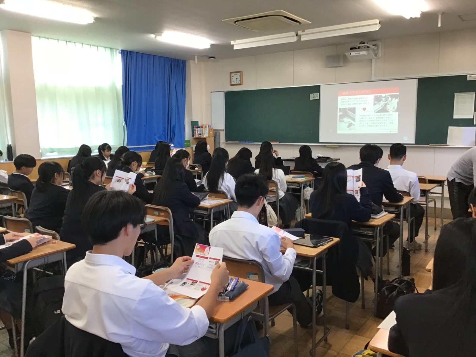 献血セミナーを行いました