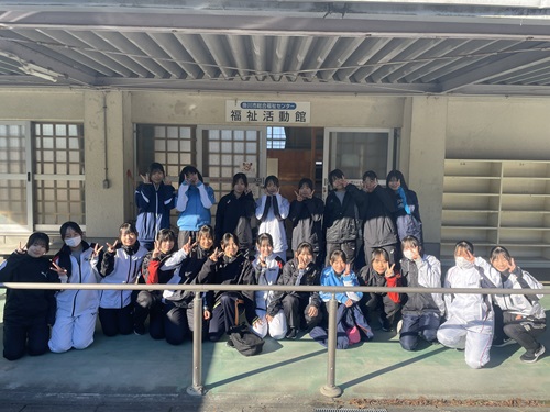 【女子バレーボール部】福祉センター大掃除